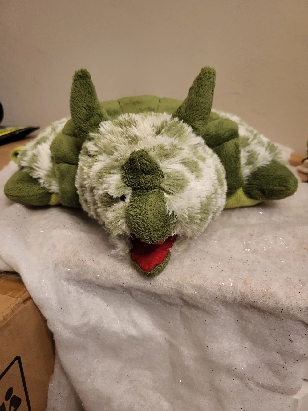 Pillow Pets Dream Lites Triceratops Dinosaur Plush Night Light Projector